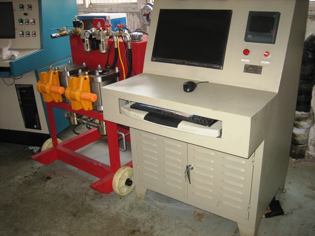 计算机控制试压泵1